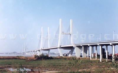湖北荆州长江公路大桥
