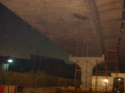 4×40m预应力混凝土连续梁桥荷载实验